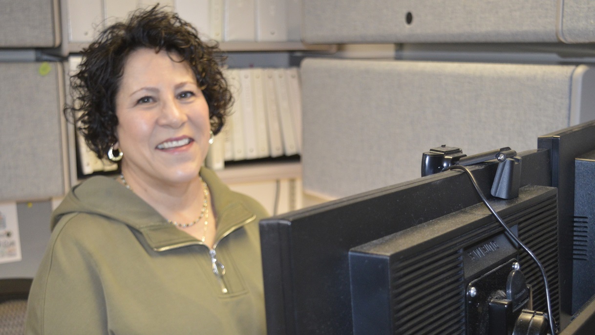 Elizabeth Tellez, Naval Hospital Bremerton Uniform Business Office supervisory financial management analyst.