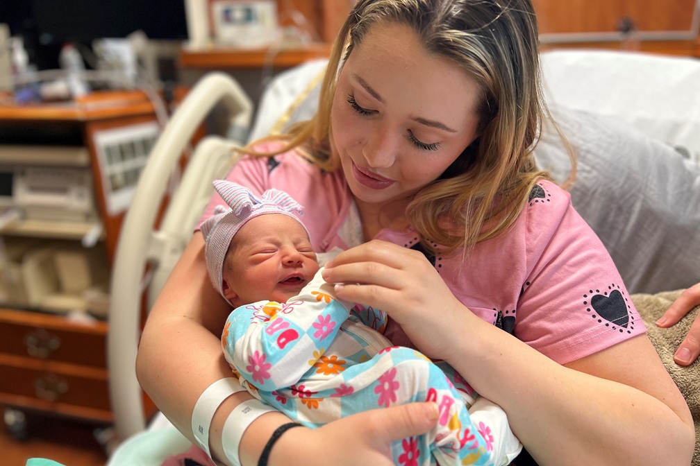 Twelve Defense Health Agency military hospitals and one clinic were recognized with the Top Hospital award and the Top Ambulatory Surgical Center by the Leapfrog Group a national, independent organization focused on health care quality. Leapfrog presents the awards based on a range of criteria that includes benchmarks in patient safety, medication safety, ethical billing, informed patient consent procedures, safe surgery processes, and overall performance. The awards reflect “continuous hard work and dedication to serving our patients at the highest level,” said Dr. Paul Cordts, DHA’s deputy assistant director for Medical Affairs and chief medical officer. 