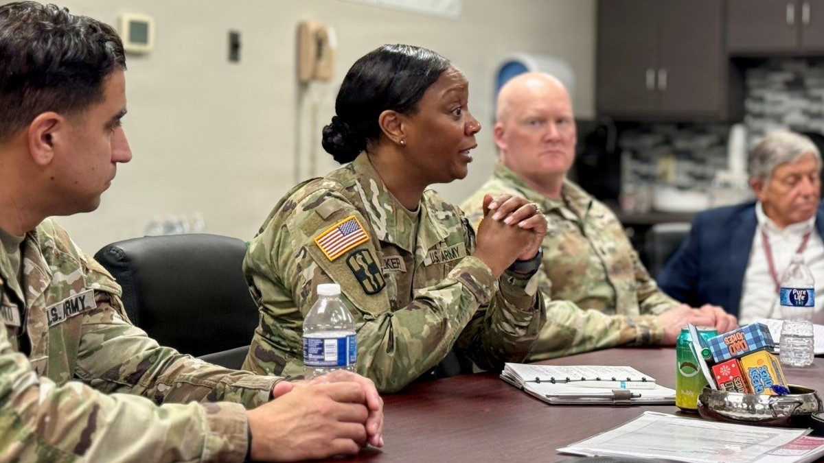 Munson leaders strengthen coordination with local emergency department, TRICARE partner
