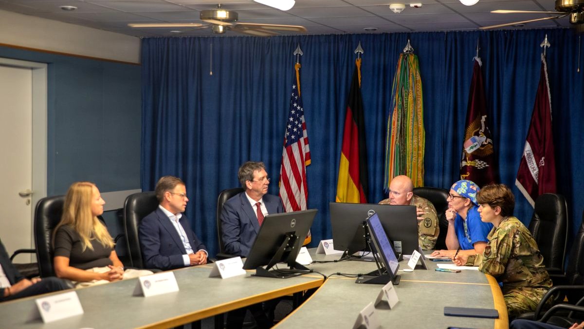 Representatives from Knappschaft Kliniken GmbH meet with Landstuhl Regional Medical Center personnel during a visit to LRMC, Sept. 19, 2026. During the meeting, representatives discussed opportunities to enhance cooperation, better understand each organization’s medical capabilities and strengthen coordination for the care of patients requiring specialized trauma and other complex medical services. Knappschaft Kliniken GmbH is a German hospital network comprising 12 acute care hospitals and several rehabilitation clinics in North Rhine-Westphalia and Saarland, with facilities ranging from local to supra-regional trauma centers and specialized capabilities for treating severe burn injuries. The engagement supports continued collaboration between LRMC and German civilian medical partners and strengthens relationships that contribute to continuity of care throughout the region. (DoD Photo by Travis Jones)