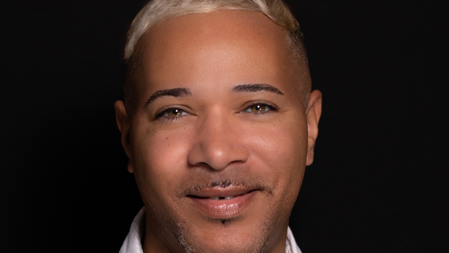 Chyrus Founteno headshot